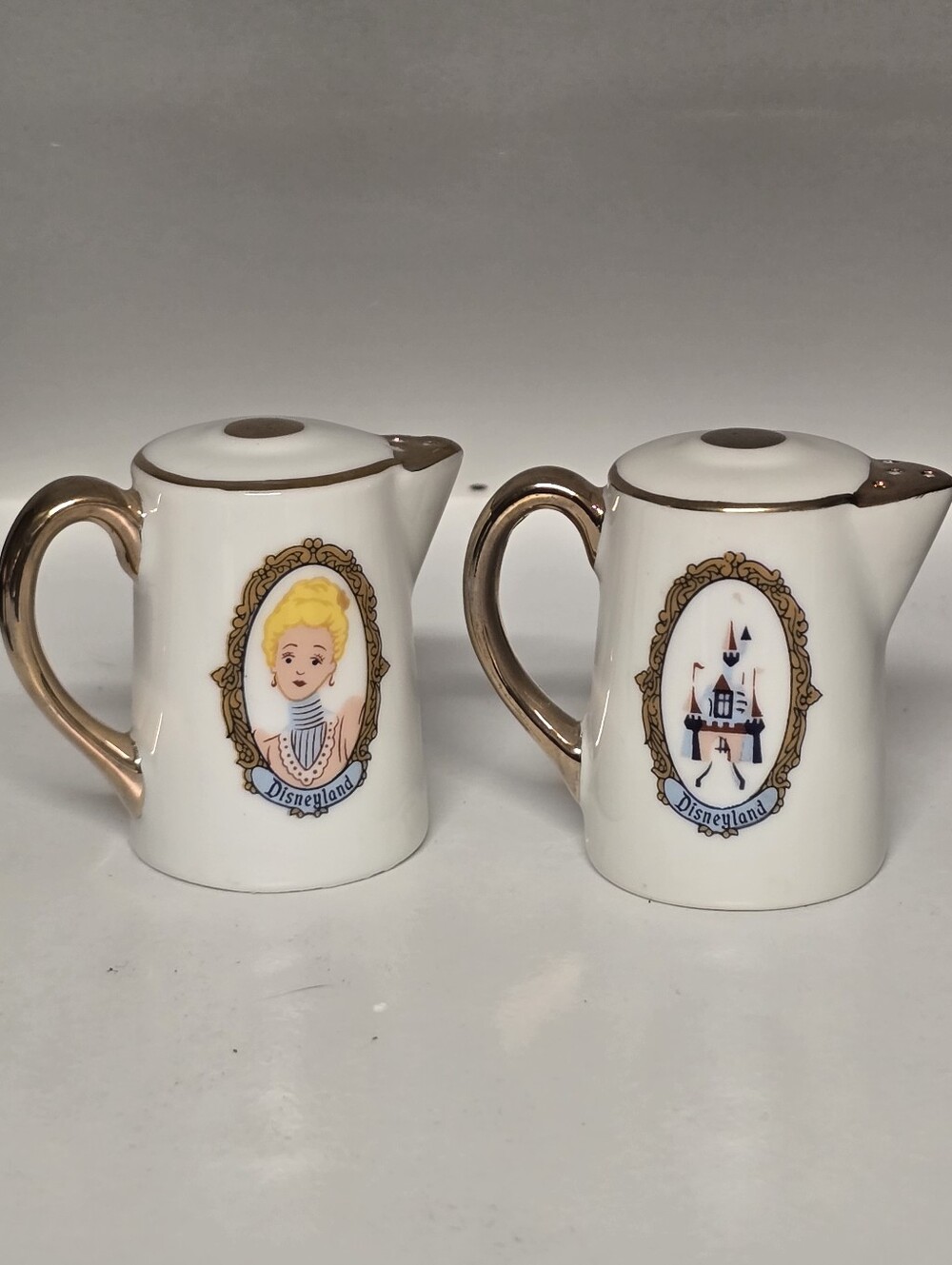 Disneyland White And Gold Ceramic Salt And Pepper Shakers